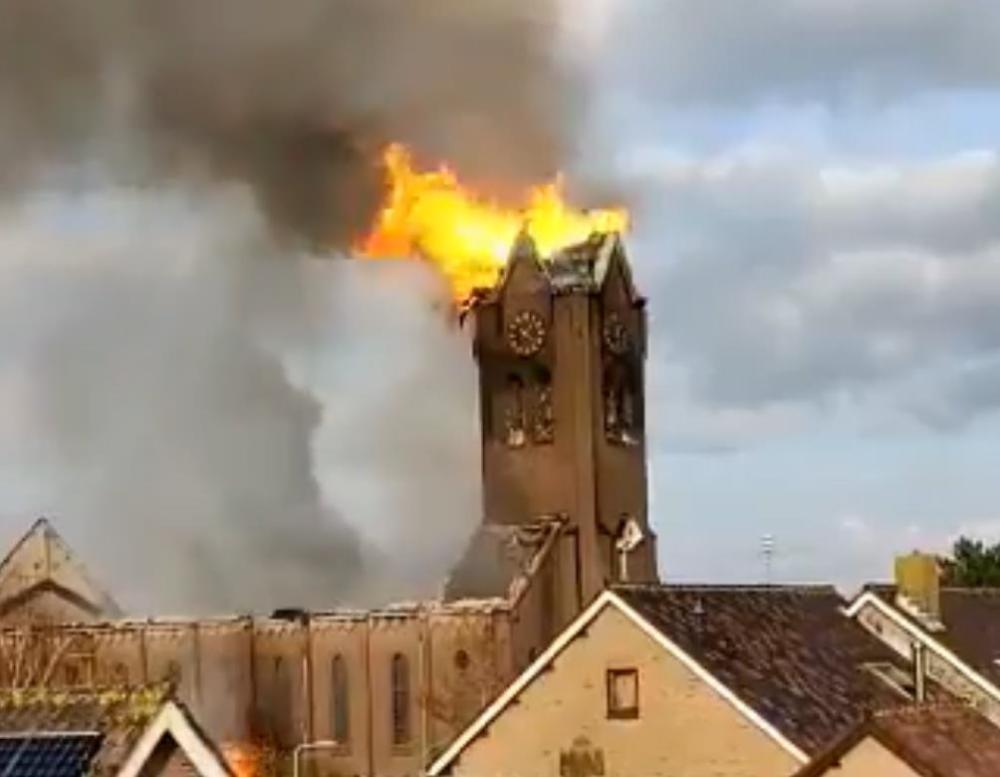 荷兰百年教堂失火:荷兰最著名的教堂是那一座