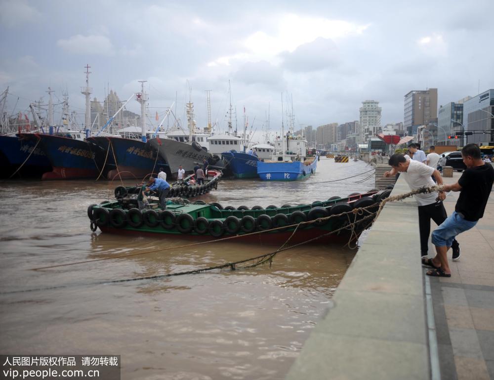 今年8.6-8.10准备去舟山嵊泗游玩的，不过看天气预报，好像有台风并且下