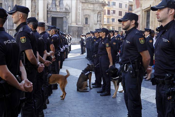 欧洲警察:谁能提供一下欧洲各国警察的等级列表？