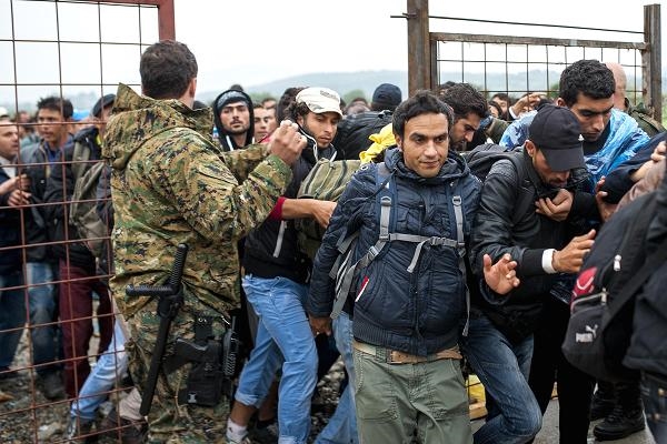 欧洲陷难民危机:简述欧洲难民危机的根源及其出路
